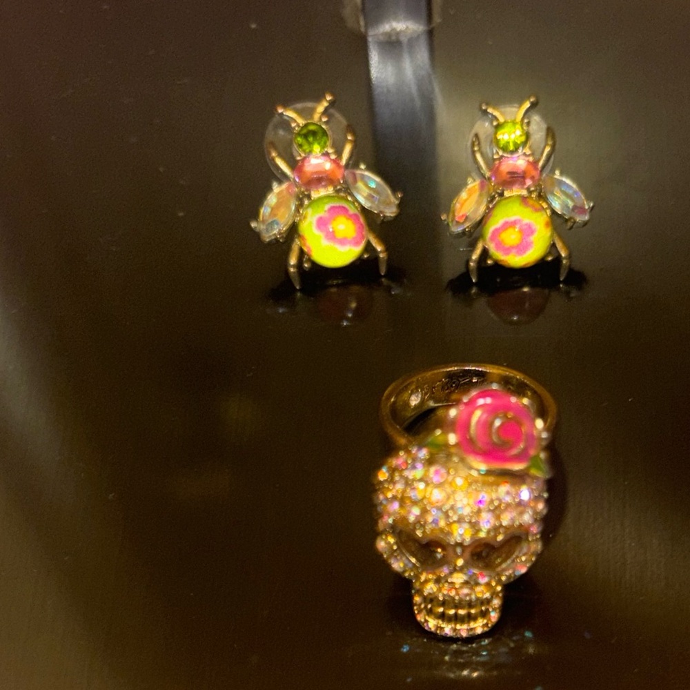 Betsey Johnson Gold w/ Rhinestones Skull💀Ring and Beetle Earrings, Bundle
